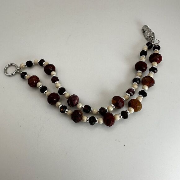 Stunning double stranded faceted garnet, mookaite, and agate bracelet! - Picture 3 of 15